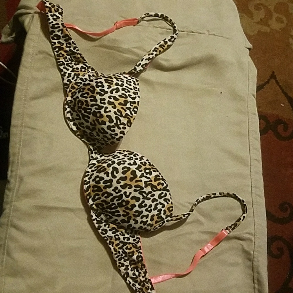 💕5/$15💕   LEOPARD with Peach Inner lining